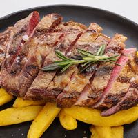 LA BODEGUITA DE MARÍA CARNES A LA BRASA LA BODEGUITA DE MARÍA CARNES A LA BRASA